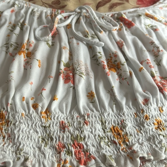 Forever 21 White Floral Off the Shoulder Crop Top - Picture 2 of 8